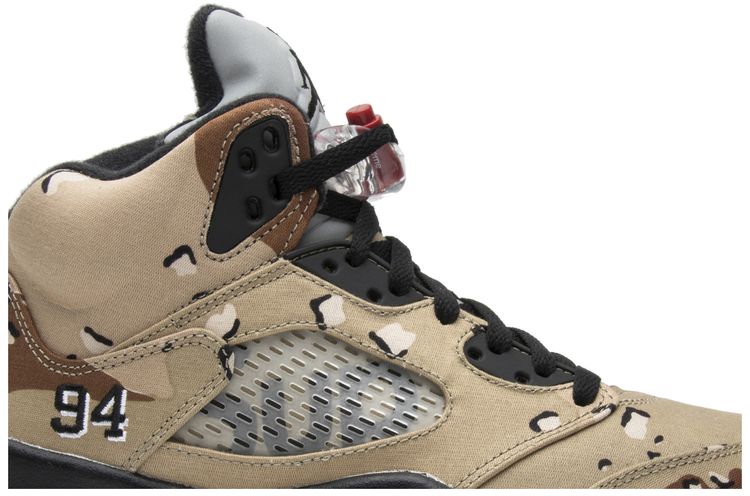 Supreme x Air Jordan 5 Retro 'Desert Camo' - 图片 2